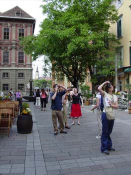 Graz-Taking_Photos_of_the_Mountain