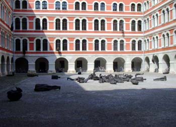Graz_21stC_Art_in_the_Empress