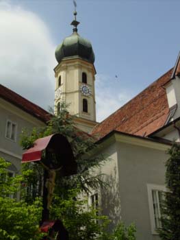 Graz_Franciscan_Cloister_garden