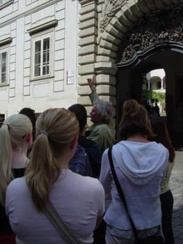 Graz_That_way_is_up