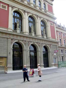 Vienna-Musikiverein-Bargaining_for_tickets!ALMOST!